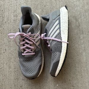 Adidas Ultraboost Womens Size 7.5 Running Shoes Gray Knit